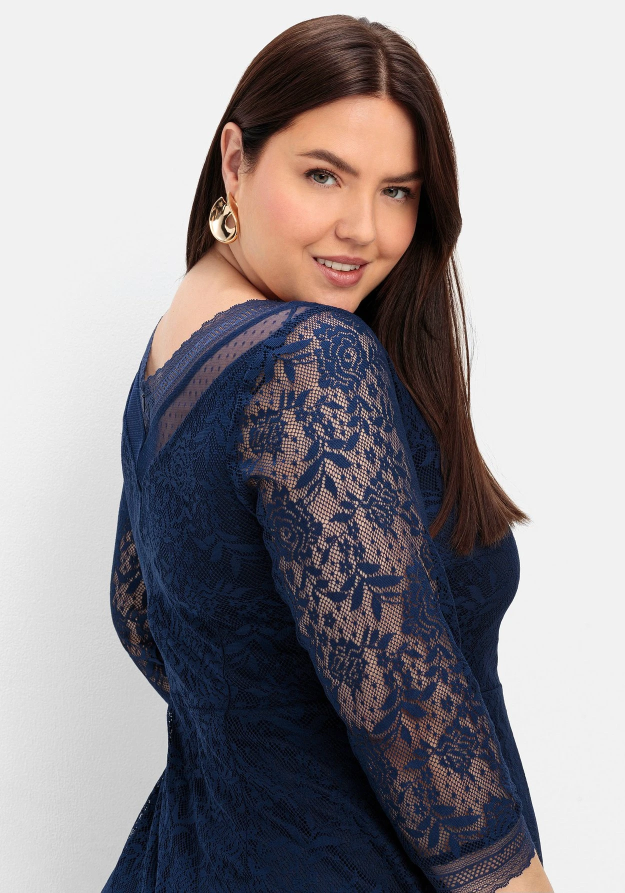 Sheego Abendkleid Aus Floraler Spitze 6 Sheego Abendkleid Aus Floraler Spitze – Bild 6