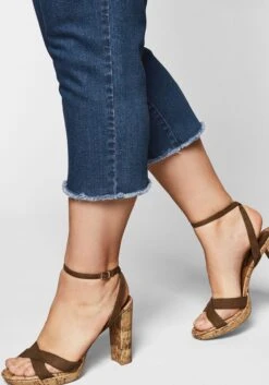 Sheego Slim Fit Jeans In 3/4-Länge, Mit Fransen Am Saum -Sheego Verkaufe 13939800053 03UIJ 00 SH