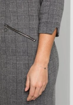 Sheego Etuikleid Mit 3/4-Arm, Im Materialmix -Sheego Verkaufe 14060101648 04 SH