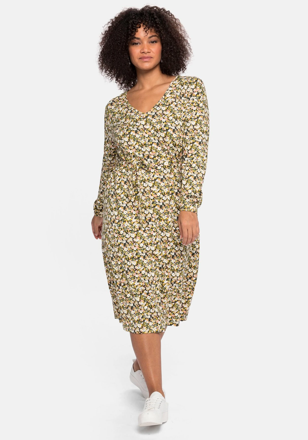 Sheego Jerseykleid Mit Millefleurs-Druck Und V-Ausschnitt 4 Sheego Jerseykleid Mit Millefleurs-Druck Und V-Ausschnitt – Bild 4