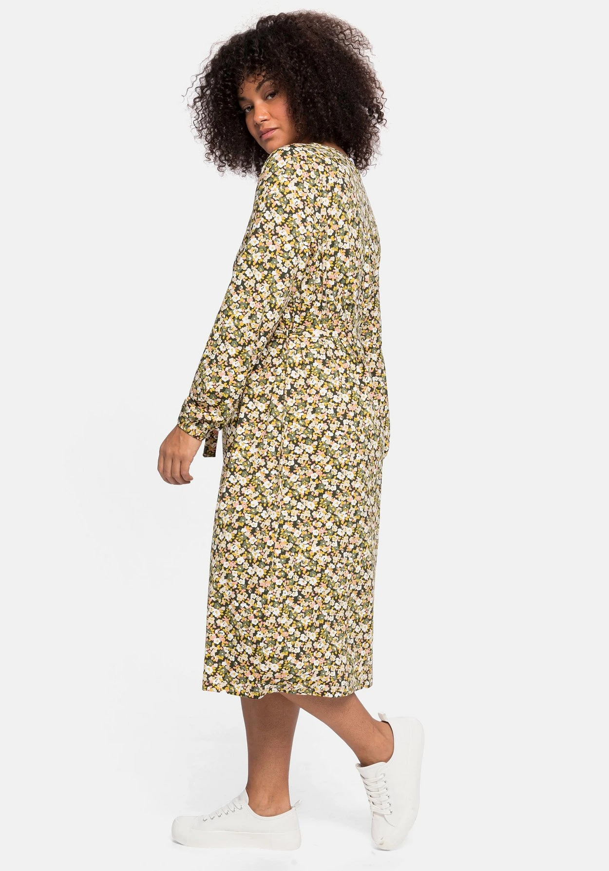 Sheego Jerseykleid Mit Millefleurs-Druck Und V-Ausschnitt 1 Sheego Jerseykleid Mit Millefleurs-Druck Und V-Ausschnitt