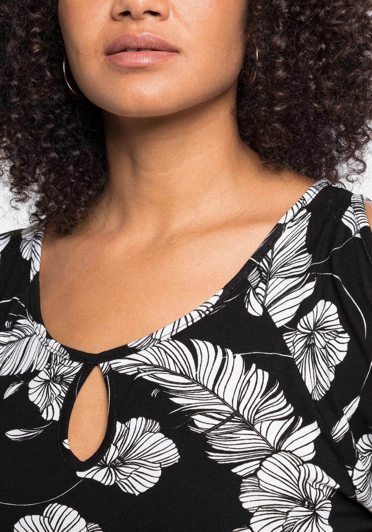 Sheego Strandset Aus Longshirt Und Caprileggings 7 Sheego Strandset Aus Longshirt Und Caprileggings – Bild 7