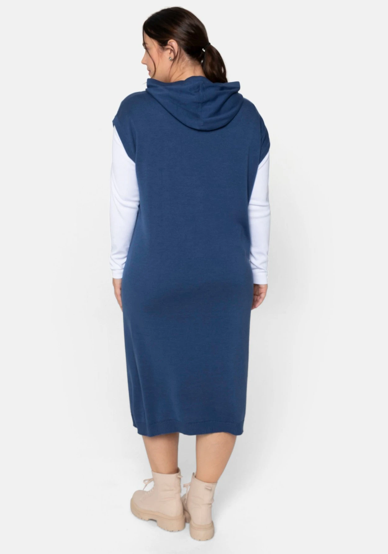 Sheego Ärmelloses Strickkleid Mit Kapuze, Midilänge 3 Sheego Ärmelloses Strickkleid Mit Kapuze, Midilänge – Bild 3