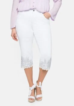 Sheego 3/4-Jeans Mit Stickerei Und Spitze Am Saum