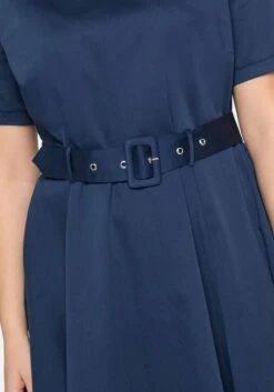 Sheego Kleid Mit Gürtel, Reißverschluss Und Seitentaschen 11 Sheego Kleid Mit Gürtel, Reißverschluss Und Seitentaschen -Sheego Verkaufe 14422400018 04D3T 02 SH