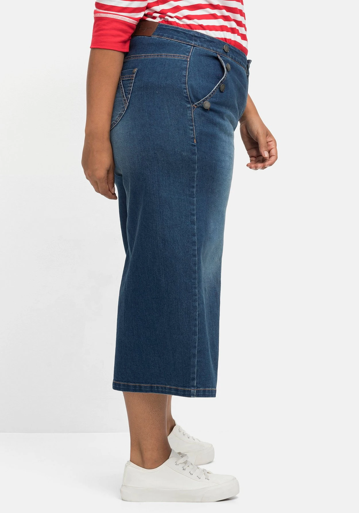 Sheego Extraweite 3/4-Jeans In Curvy-Schnitt ELLA 2 Sheego Extraweite 3/4-Jeans In Curvy-Schnitt ELLA – Bild 2