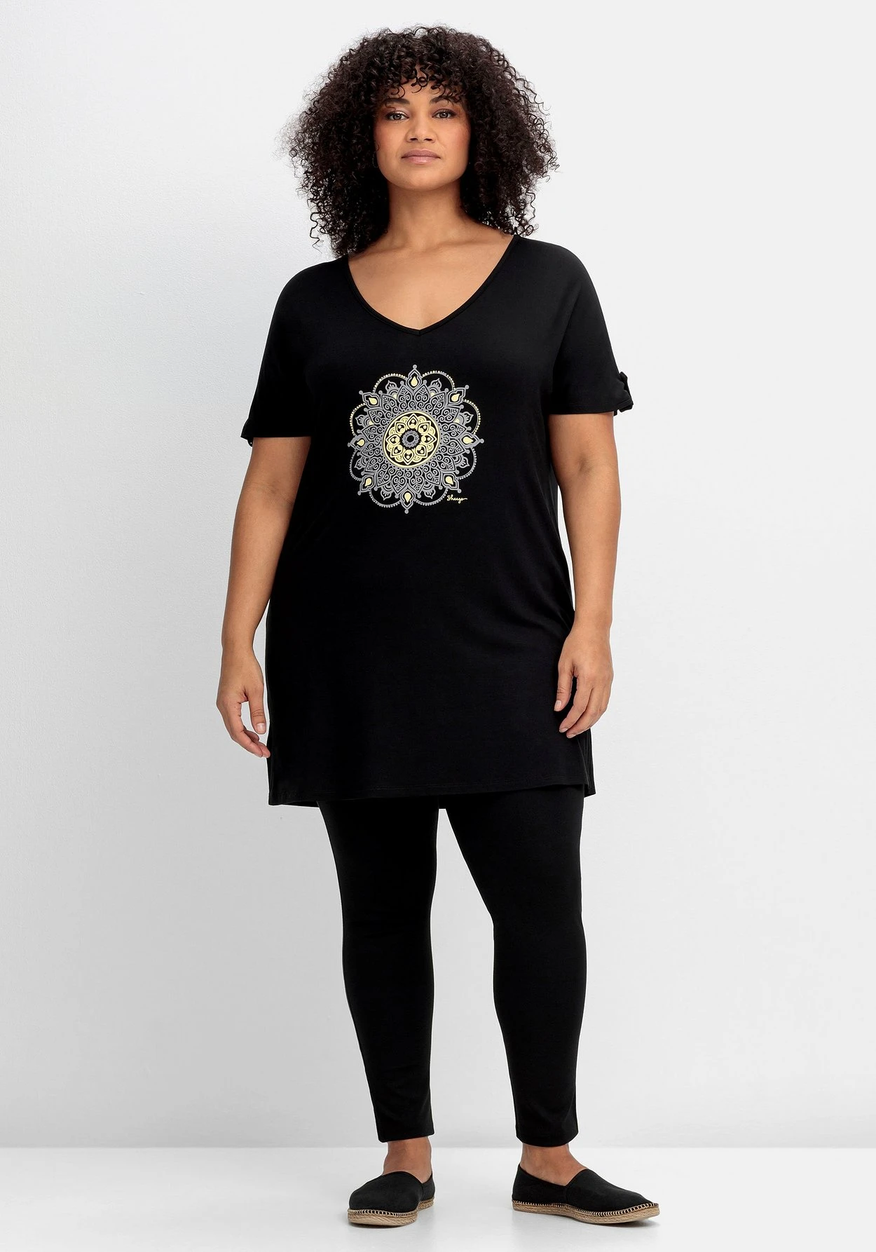 Sheego Strand-Longshirt Mit Frontdruck, In Oversized-Form 4 Sheego Strand-Longshirt Mit Frontdruck, In Oversized-Form – Bild 4