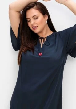 Sheego Kleid Mit Schlitz Und Bindeband Am Ausschnitt -Sheego Verkaufe 14898900035 04QTJ 02 SH